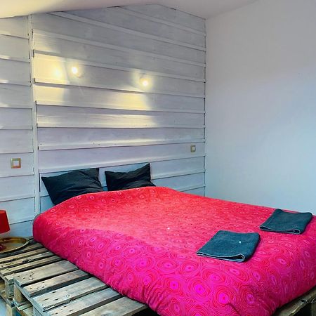 Chambre D'Hotes Dans Les Champs Jeux-Les-Bard Экстерьер фото