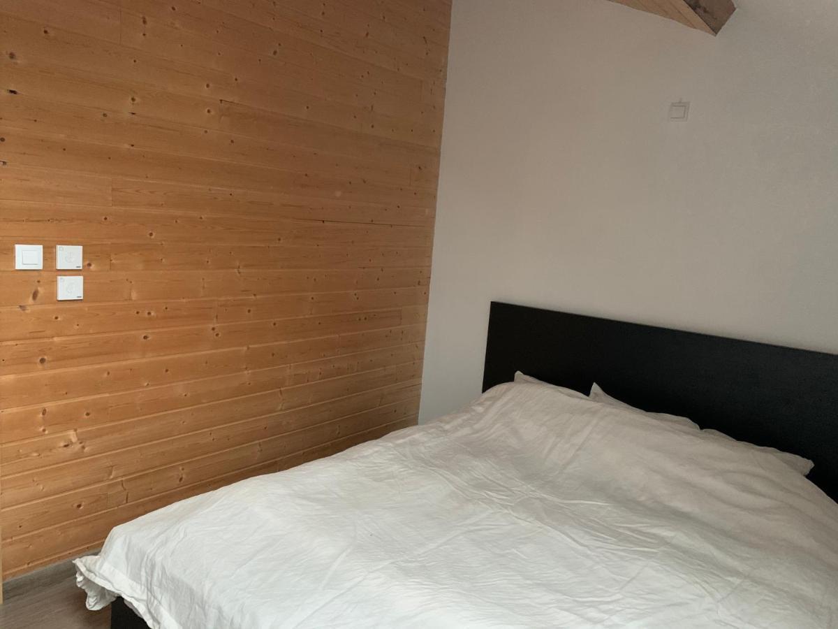Chambre D'Hotes Dans Les Champs Jeux-Les-Bard Экстерьер фото